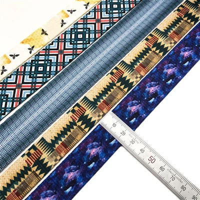 Posso ottenere nastri in poliestere con larghezze e spessori personalizzati?